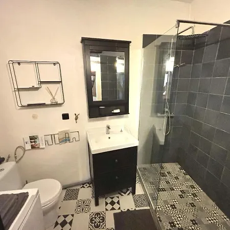 Le Revennes Apartment