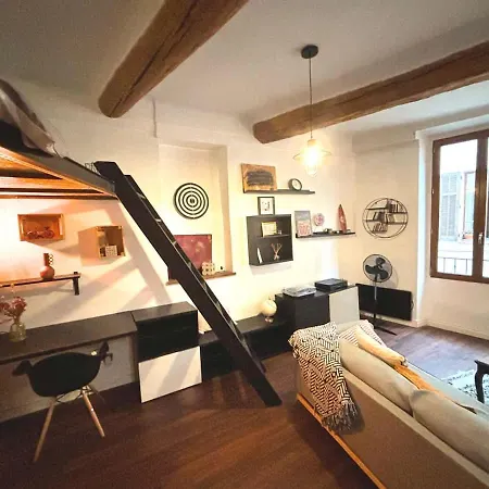 Le Revennes Apartment